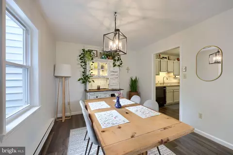 Dining - 10 Lakeview Pl, Lititz, PA 17543 photo 2 of 2
