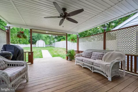 Exterior - 10 Lakeview Pl, Lititz, PA 17543 photo 4 of 8