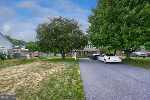 Exterior - 10 Lakeview Pl, Lititz, PA 17543 photo 8 of 8