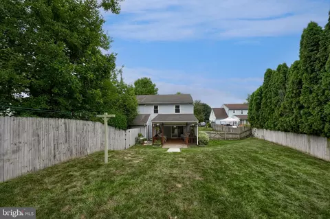 Exterior - 10 Lakeview Pl, Lititz, PA 17543 photo 6 of 8
