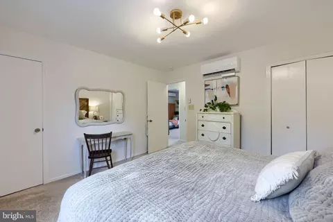 Bedroom - 10 Lakeview Pl, Lititz, PA 17543 photo 2 of 5