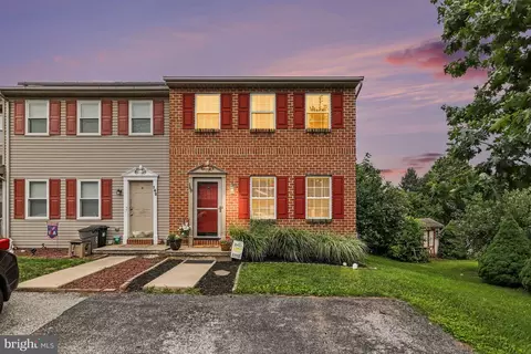 168 Foxchase Dr, Elizabethtown, PA 17022