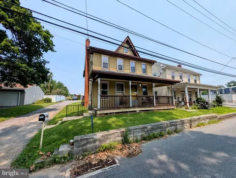 1621 Eden Rd, Lancaster, PA 17601