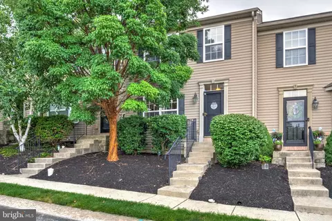 216 Knollwood Rd, Millersville, PA 17551