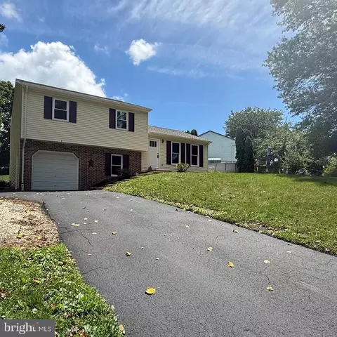 15 Den Mar Dr, Holtwood, PA 17532