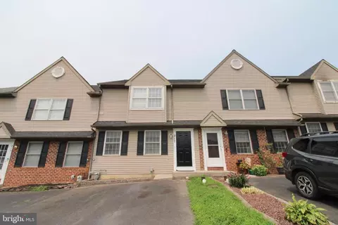 217 Quaking Aspen Ln, Marietta, PA 17547