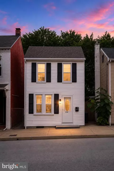 238 S 4th St, Columbia, PA 17512
