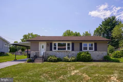 2742 Chapel Rd, Lancaster, PA 17603
