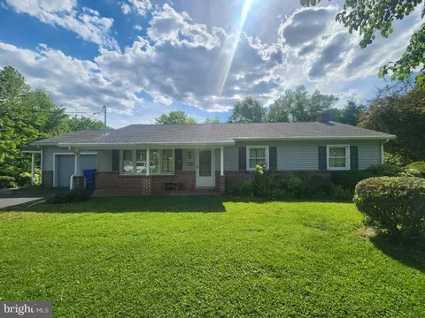 2002 Bridge Rd, Lancaster, PA 17602