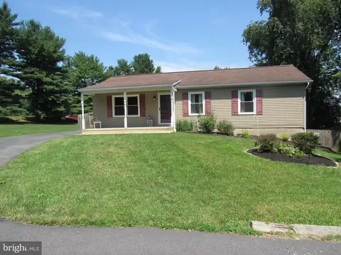 1491 Rock Circle Dr, Columbia, PA 17512