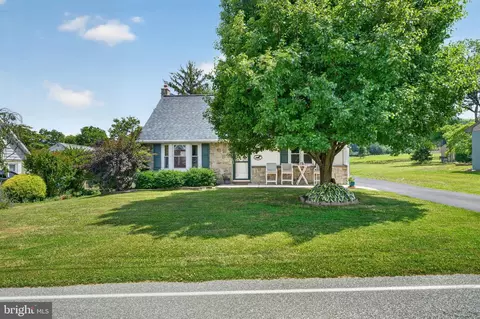 4 Bauer Ave, Willow Street, PA 17584