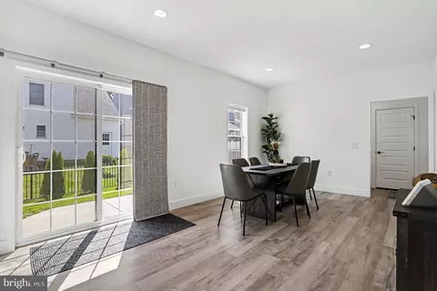 Dining - 100 Meadows Bnd, Lititz, PA 17543 photo 1 of 2