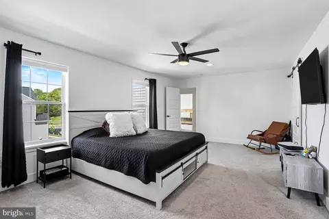 Bedroom - 100 Meadows Bnd, Lititz, PA 17543 photo 2 of 4