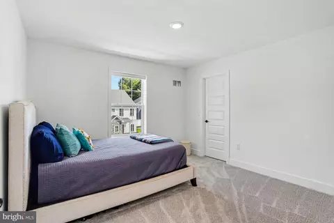 Bedroom - 100 Meadows Bnd, Lititz, PA 17543 photo 4 of 4