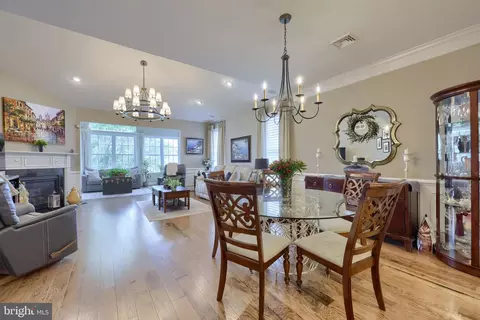 Dining - 1068 Constitution Dr, Lititz, PA 17543 photo 2 of 4