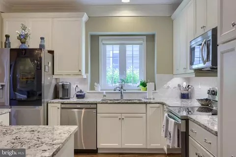 Kitchen - 1068 Constitution Dr, Lititz, PA 17543 photo 1 of 5