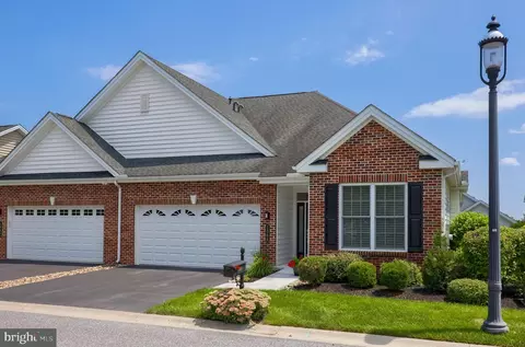 Exterior - 1068 Constitution Dr, Lititz, PA 17543 photo 6 of 6
