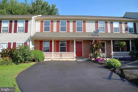 142 Chelmsford Dr, Marietta, PA 17547