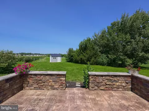 Exterior - 309 Chadwyck Ln, Lititz, PA 17543 photo 9 of 13