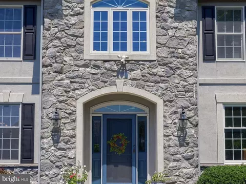 Exterior - 309 Chadwyck Ln, Lititz, PA 17543 photo 3 of 13