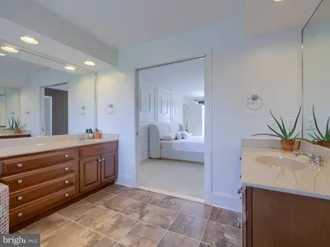 Bath - 309 Chadwyck Ln, Lititz, PA 17543 photo 1 of 5