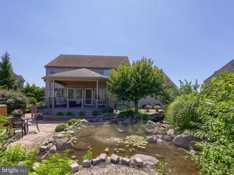 Exterior - 309 Chadwyck Ln, Lititz, PA 17543 photo 8 of 13