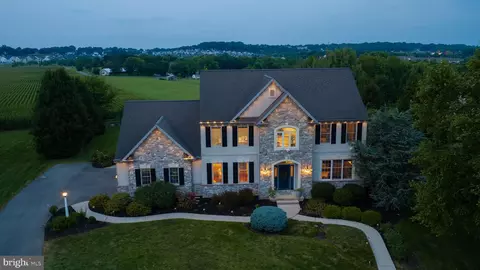 Exterior - 309 Chadwyck Ln, Lititz, PA 17543 photo 2 of 13