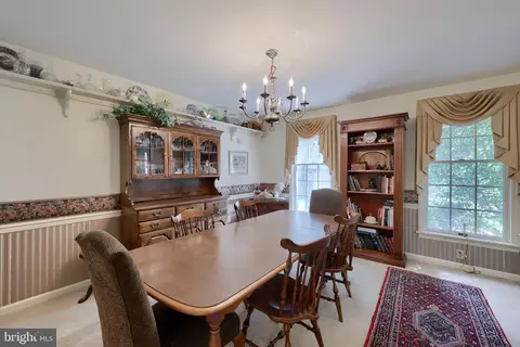Dining - 1 Warren Cir, Lititz, PA 17543 photo 3 of 4