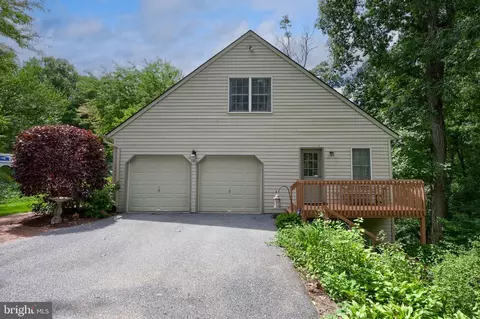Exterior - 1 Warren Cir, Lititz, PA 17543 photo 12 of 16