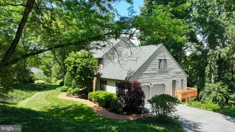 Exterior - 1 Warren Cir, Lititz, PA 17543 photo 13 of 16