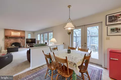 Dining - 1 Warren Cir, Lititz, PA 17543 photo 1 of 4