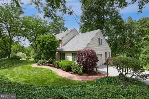 Exterior - 1 Warren Cir, Lititz, PA 17543 photo 11 of 16