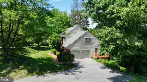 Exterior - 1 Warren Cir, Lititz, PA 17543 photo 14 of 16