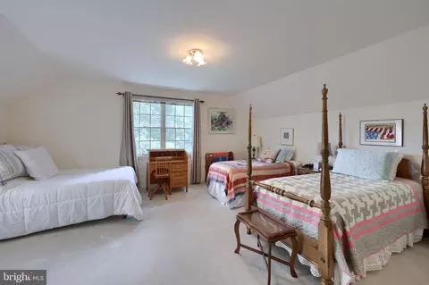 Bedroom - 1 Warren Cir, Lititz, PA 17543 photo 5 of 6