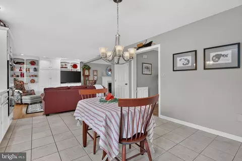 Dining - 695 Sue Dr, Lititz, PA 17543 photo 4 of 4