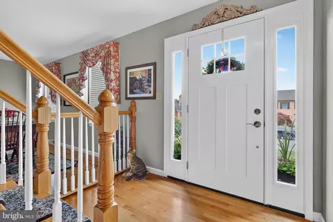 Entry Way - 695 Sue Dr, Lititz, PA 17543 photo 2 of 5