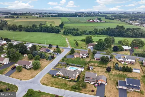 View/Area - 695 Sue Dr, Lititz, PA 17543 photo 9 of 10