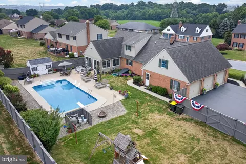 View/Area - 695 Sue Dr, Lititz, PA 17543 photo 1 of 10