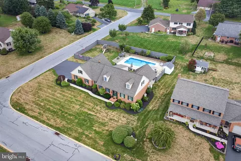 View/Area - 695 Sue Dr, Lititz, PA 17543 photo 8 of 10