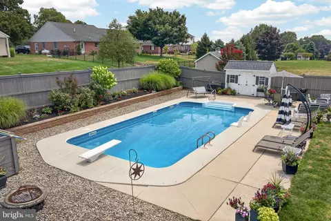 Exterior - 695 Sue Dr, Lititz, PA 17543 photo 16 of 16