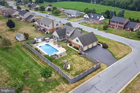 View/Area - 695 Sue Dr, Lititz, PA 17543 photo 4 of 10