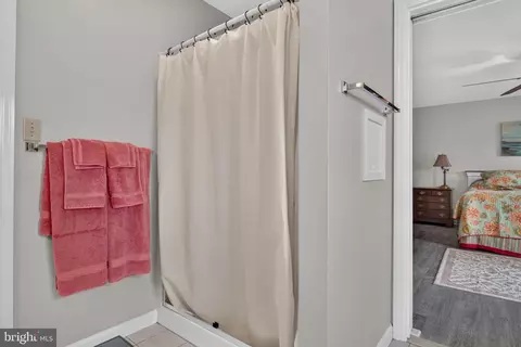 Bath - 695 Sue Dr, Lititz, PA 17543 photo 5 of 6