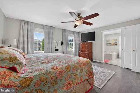 Bedroom - 695 Sue Dr, Lititz, PA 17543 photo 2 of 8