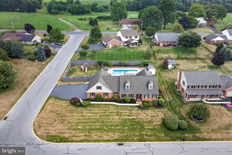 View/Area - 695 Sue Dr, Lititz, PA 17543 photo 6 of 10