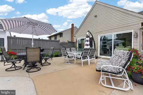 Exterior - 695 Sue Dr, Lititz, PA 17543 photo 7 of 16