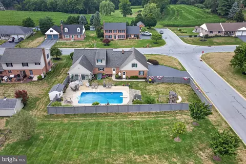 View/Area - 695 Sue Dr, Lititz, PA 17543 photo 3 of 10