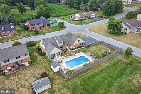 View/Area - 695 Sue Dr, Lititz, PA 17543 photo 5 of 10