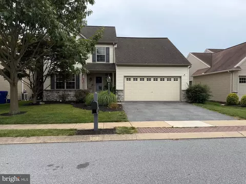 1314 Heatherwood Dr, Mount Joy, PA 17552