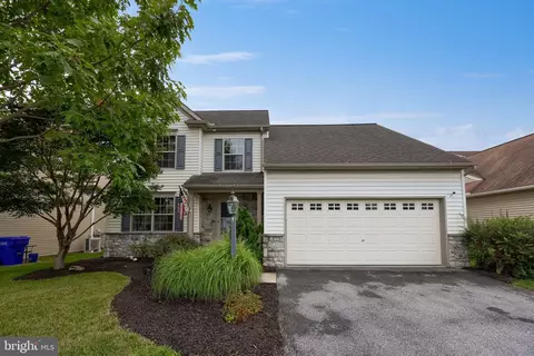1314 Heatherwood Dr, Mount Joy, PA 17552