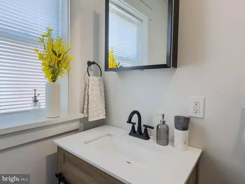 Bath - 338 Ruby St, Lancaster, PA 17603 photo 4 of 4